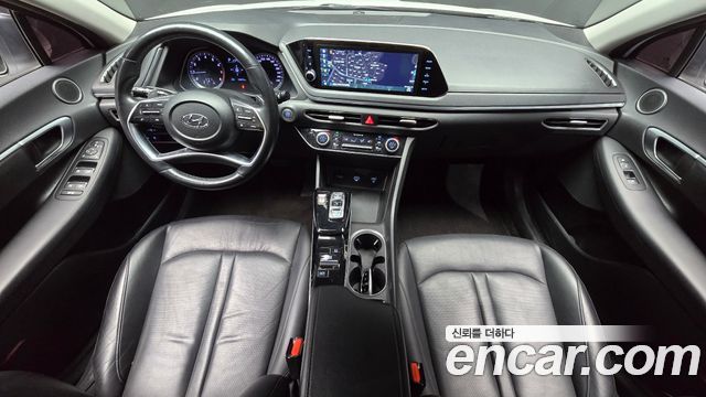 Hyundai Sonata — interior