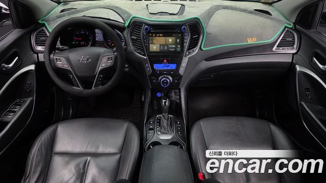 Hyundai Santa Fe — interior