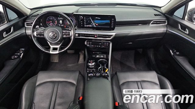 Kia K5 — interior