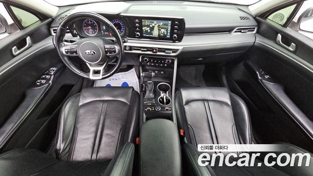 Kia K5 — interior