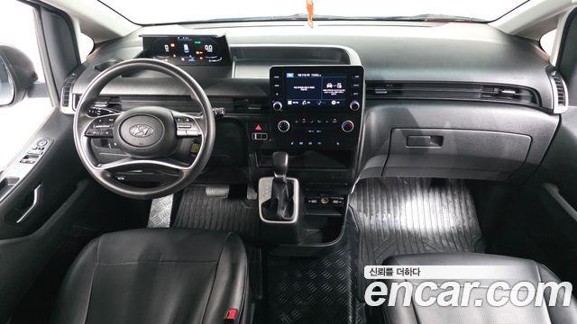 Hyundai Staria — interior
