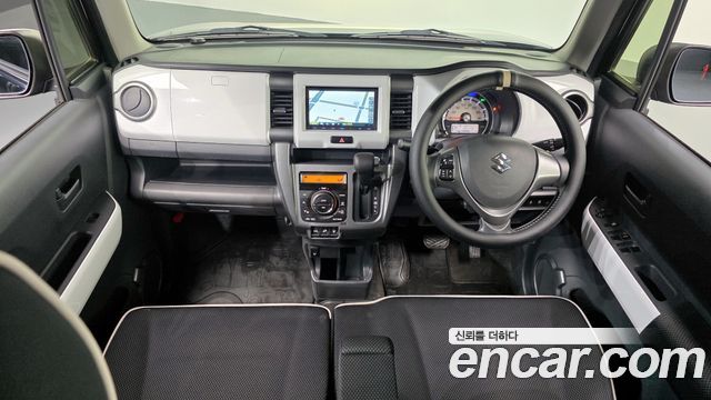 Suzuki Hustler — interior