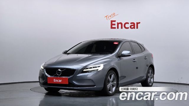 Volvo V40 — exterior