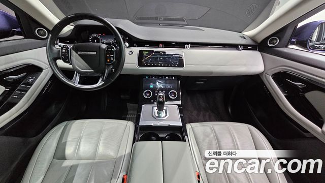 Land Rover Range Rover Evoque — interior