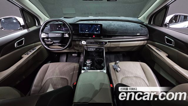 Kia Carnival — interior