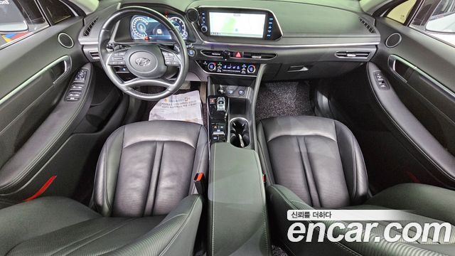 Hyundai Sonata — interior
