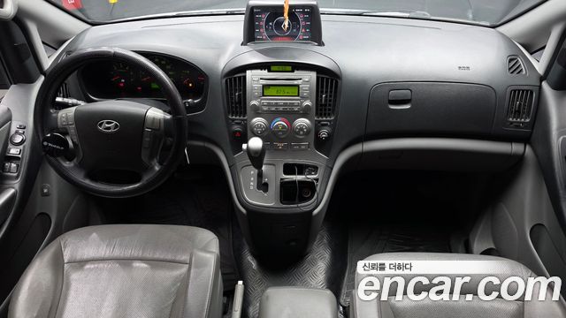 Hyundai Starex — interior