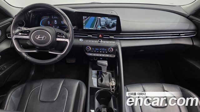 Hyundai Avante — interior