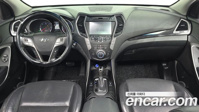 Hyundai Santa Fe — interior
