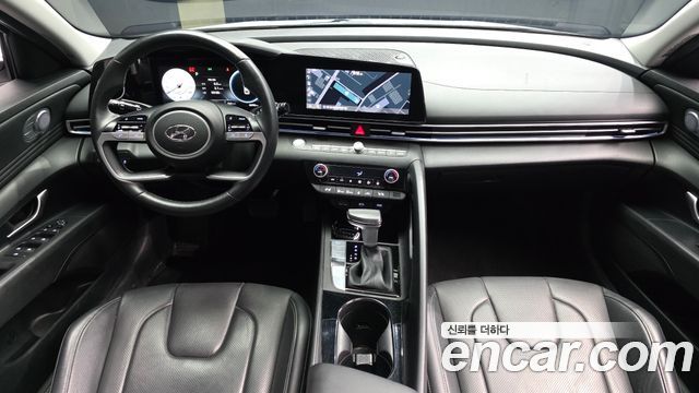 Hyundai Avante — interior