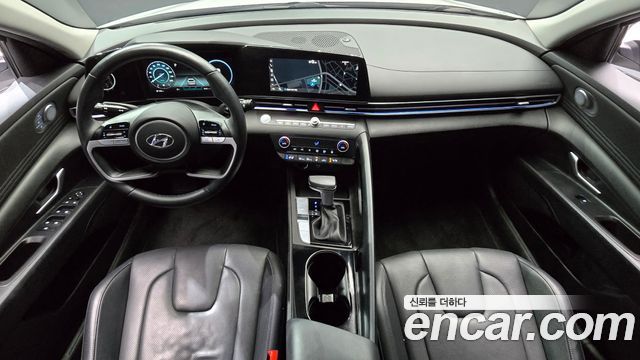 Hyundai Avante — interior