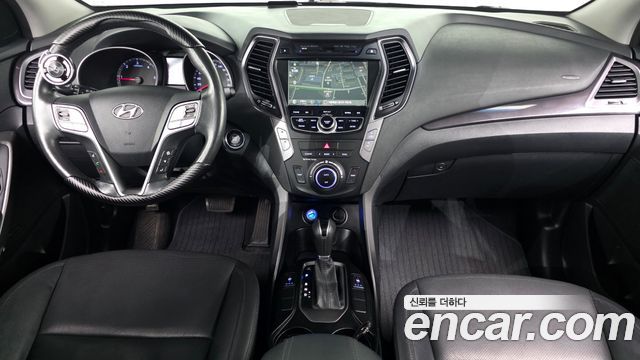 Hyundai Santa Fe — interior