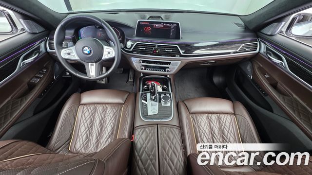 BMW 7 Series — interior