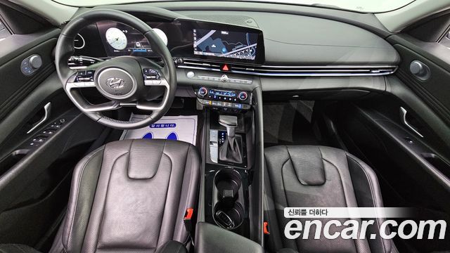 Hyundai Avante — interior
