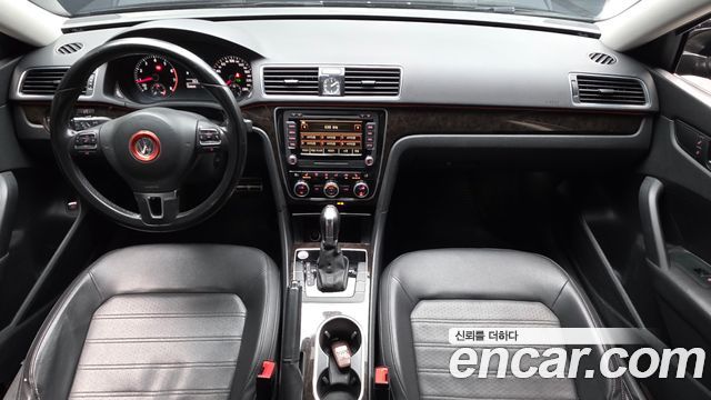 Volkswagen Passat — interior