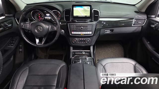 Mercedes-Benz GLS-Class — interior