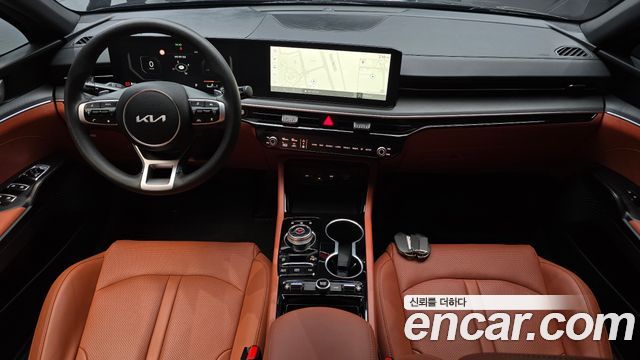 Kia K5 — interior