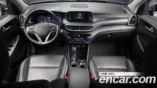 Hyundai Tucson — interior
