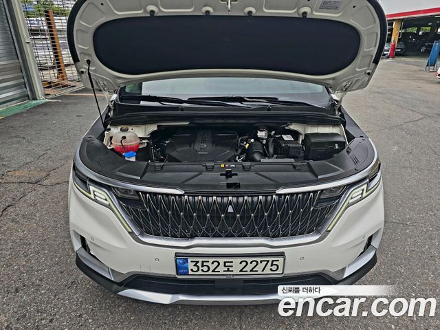 Kia Carnival — interior