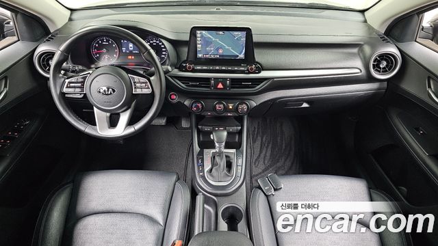 Kia K3 — interior