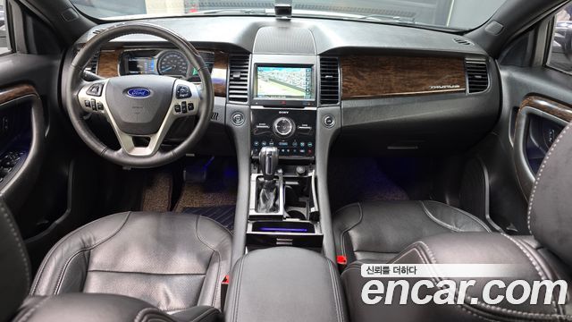 Ford Taurus — interior