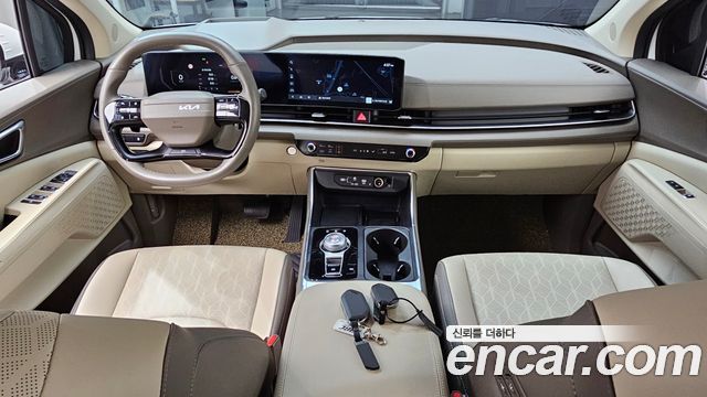 Kia Carnival — interior