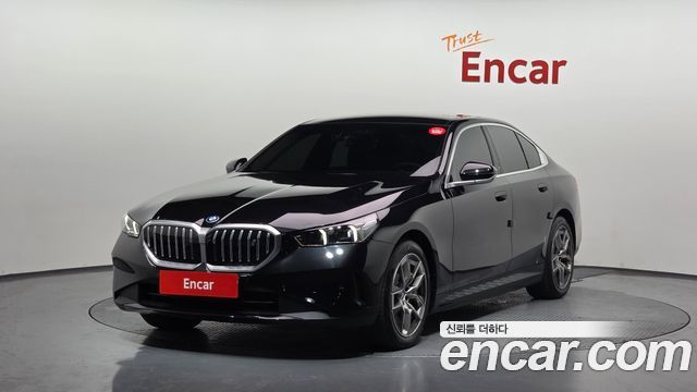 BMW i5 — exterior