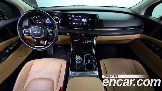 Kia Carnival — interior
