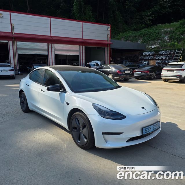 Tesla Model 3 — interior