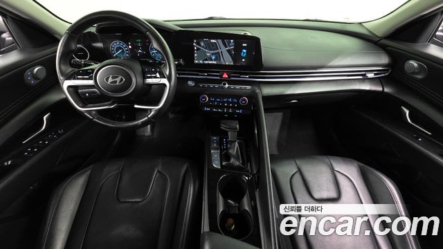 Hyundai Avante — interior