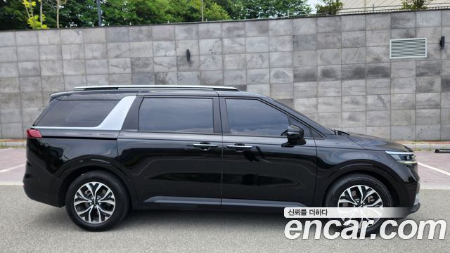 Kia Carnival — interior