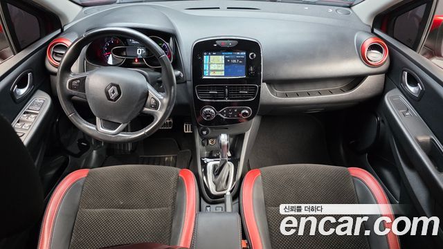 Renault Korea Clio — interior