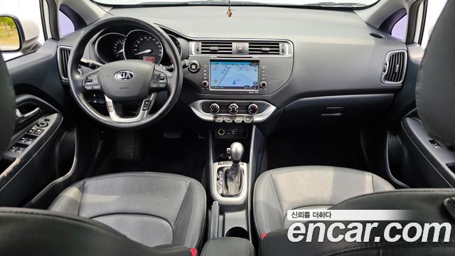Kia Pride — interior