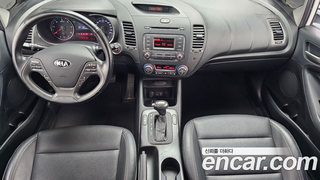 Kia K3 — interior