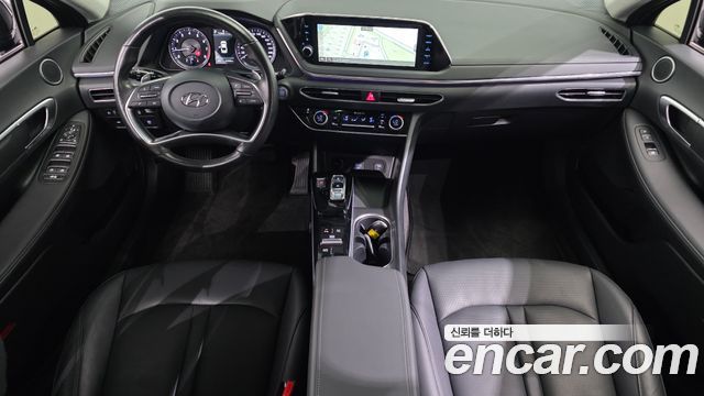 Hyundai Sonata — interior