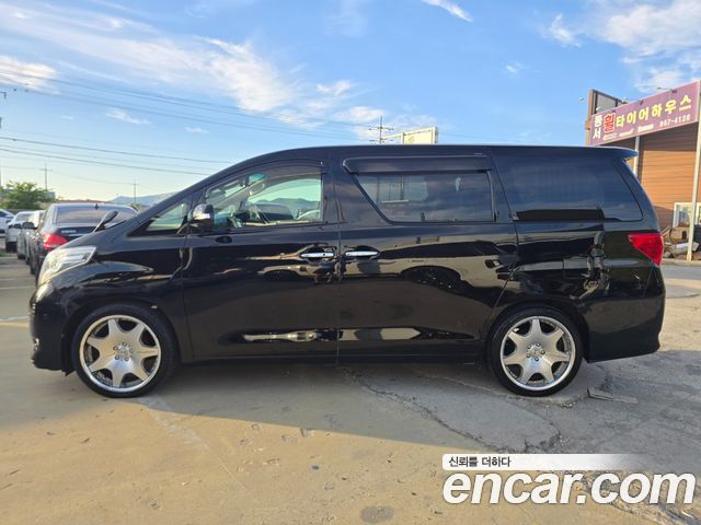 Toyota Alphard — exterior