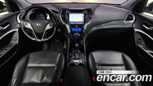 Hyundai Santa Fe — interior