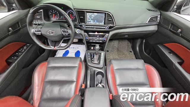 Hyundai Avante — interior