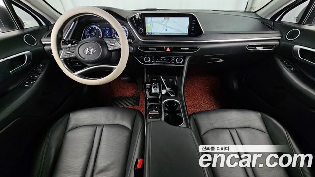 Hyundai Sonata — interior