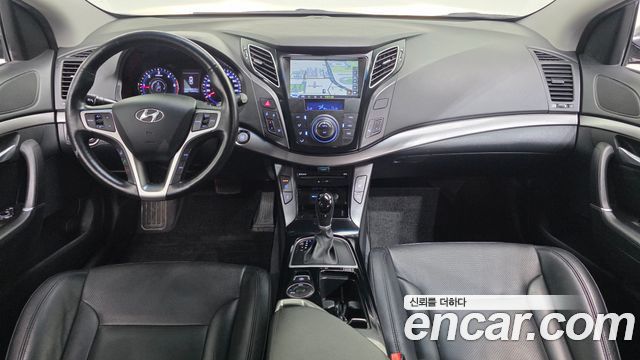 Hyundai i40 — interior