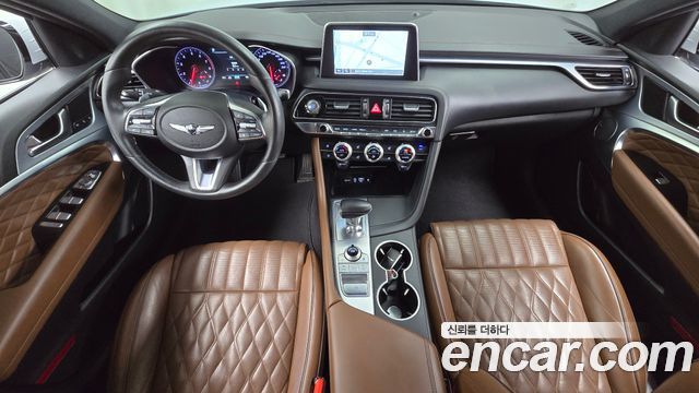 Genesis G70 — interior