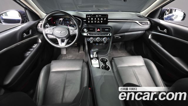 Genesis G70 — interior
