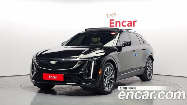 Cadillac Lyriq — exterior
