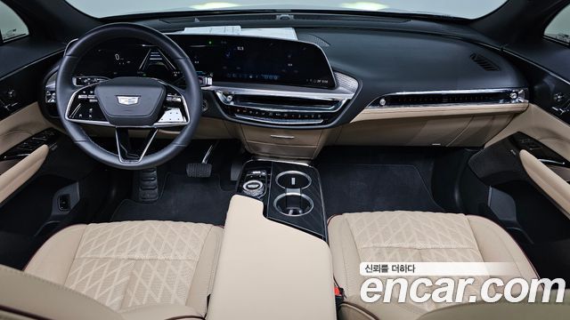 Cadillac Lyriq — interior