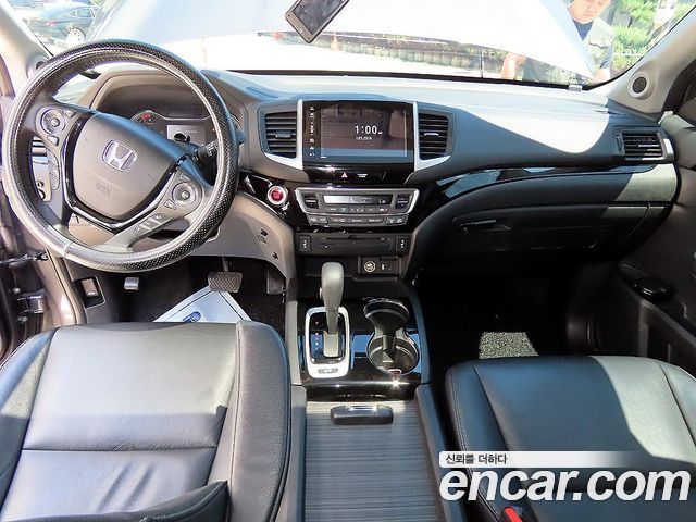 Honda Pilot — interior