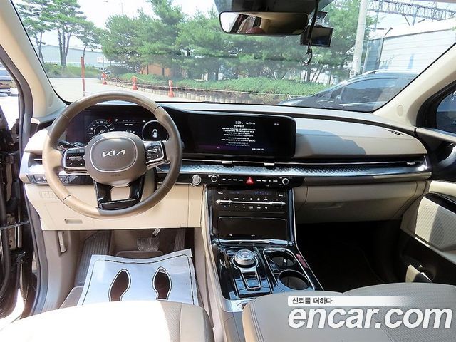 Kia Carnival — interior