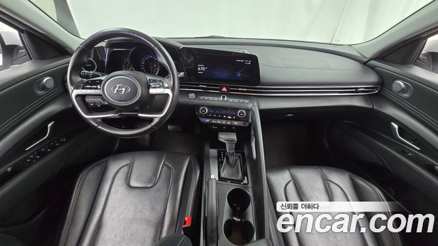 Hyundai Avante — interior