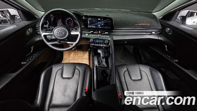 Hyundai Avante — interior