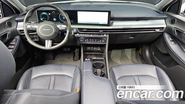 Hyundai Sonata — interior