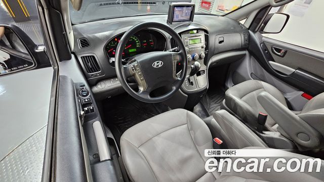 Hyundai Starex — interior